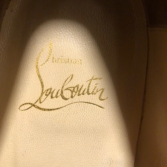 Christian Louboutin Classic Pigalle Pump